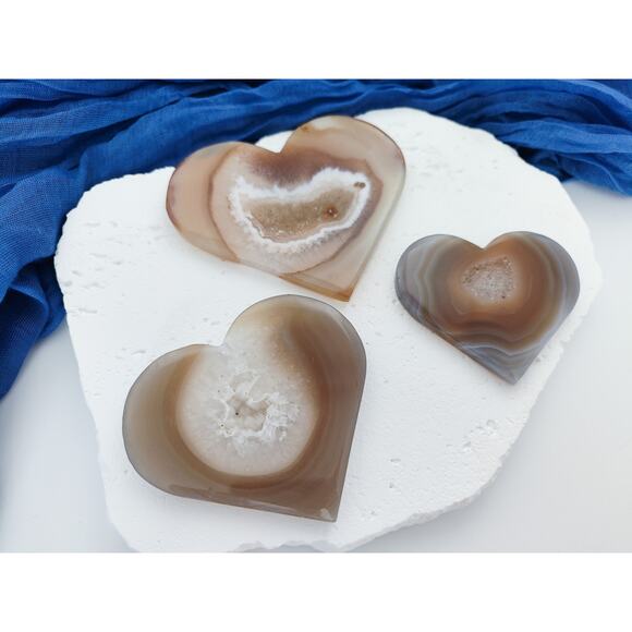 Druzy Agate Flat Heart Crystal Carving - Picture 5 of 11